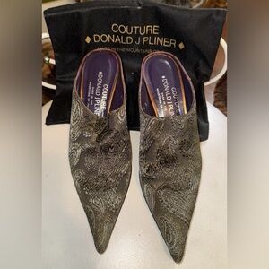 Donald J. Pliner Women's elastic Paisley Mules - Gray and Silver with dust bag